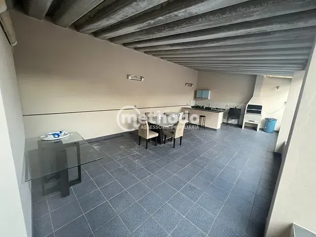 Casa com 370m² 3 quartos e 3 banheiros, à venda, no bairro Parque São Quirino em Campinas