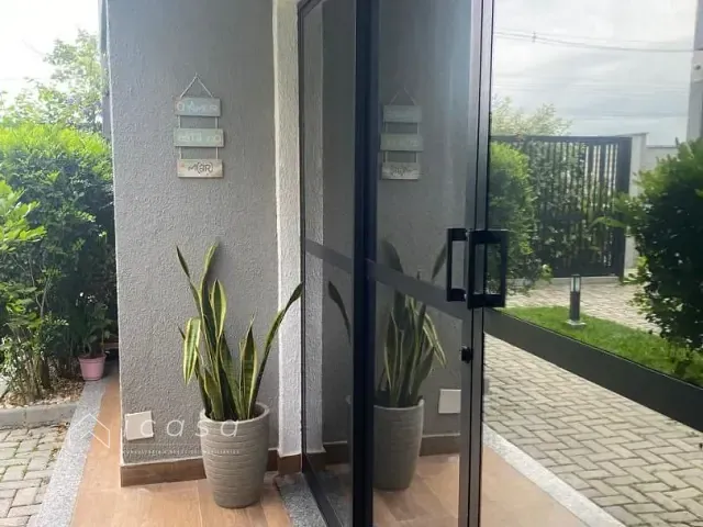 Casa com 101m² 2 quartos e 3 banheiros, à venda, no bairro Pontal de Santa Marina em Caraguatatuba