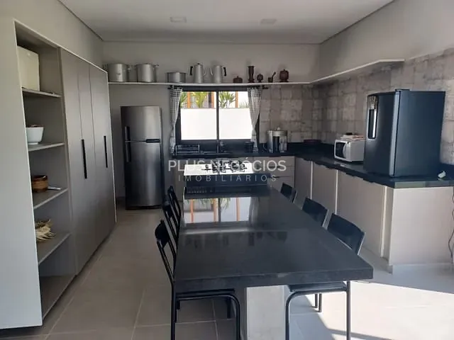 Casa com 950m² 3 quartos e 4 banheiros, à venda, no bairro Condomínio Village Ipanema em Araçoiaba da Serra