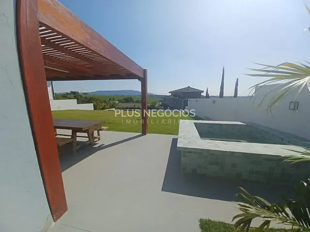 Casa com 950m² 3 quartos e 4 banheiros, à venda, no bairro Condomínio Village Ipanema em Araçoiaba da Serra