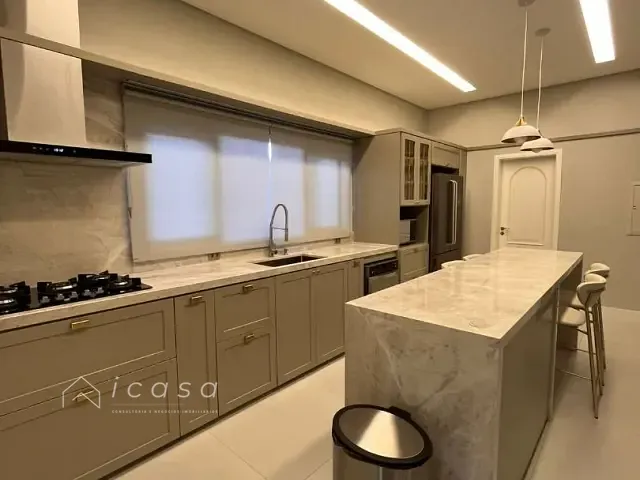 Casa com 450m² 4 quartos e 3 banheiros, à venda, no bairro Urbanova em São José dos Campos