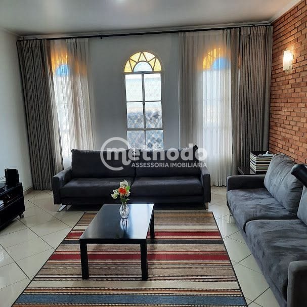 Casa, 3 quartos, 213 m² - Foto 1