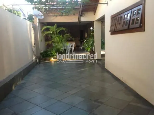 Casa com 600m², à venda, no bairro Conjunto Habitacional Dorival Eloi Brusch em Ibiporã