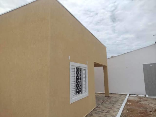 Casa com 258m² 3 quartos e 2 banheiros, à venda, no bairro Parque São Cristóvão em Taubaté