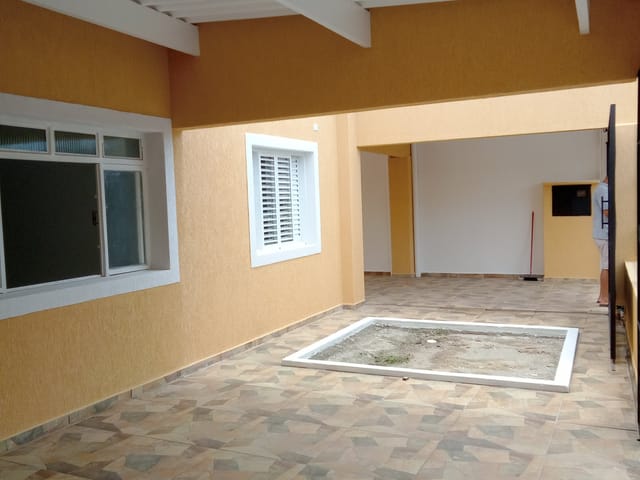 Casa com 258m² 3 quartos e 2 banheiros, à venda, no bairro Parque São Cristóvão em Taubaté