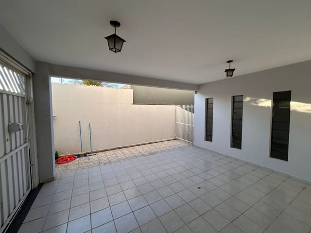 Foto do Casa - Casa tipo para venda em Vila Galvão com 3 quartos, sendo 1 suíte, 196m² | Lares e Andares Imóveis