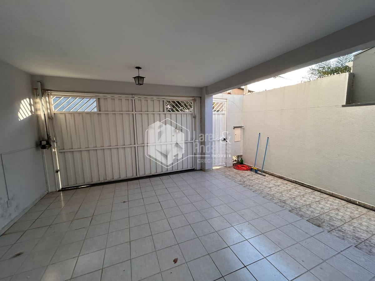 Casa à venda com 3 quartos, 196m² - Foto 4