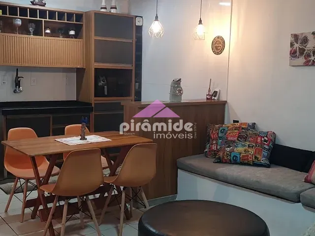 Casa com 70m² 2 quartos e 2 banheiros, à venda, no bairro Jardim Casa Branca em Caraguatatuba