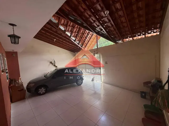 Casa com 173m² 3 quartos e 2 banheiros, à venda, no bairro Vila Industrial em São José Dos Campos