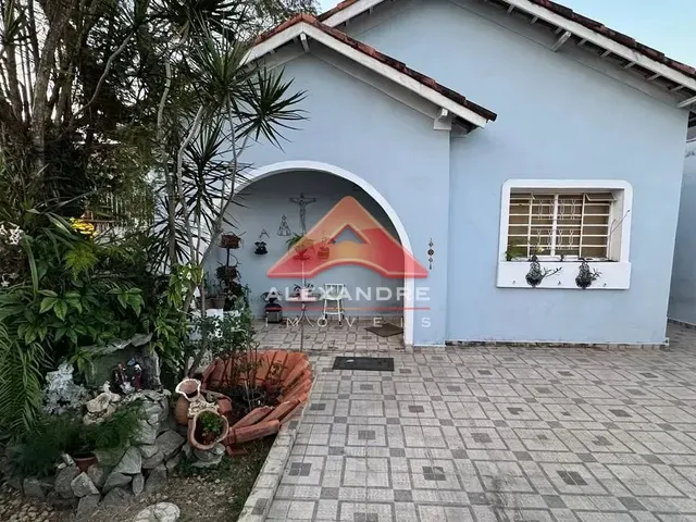 Casa com 10m² 3 quartos e 2 banheiros, à venda, no bairro Vila Maria em São José Dos Campos