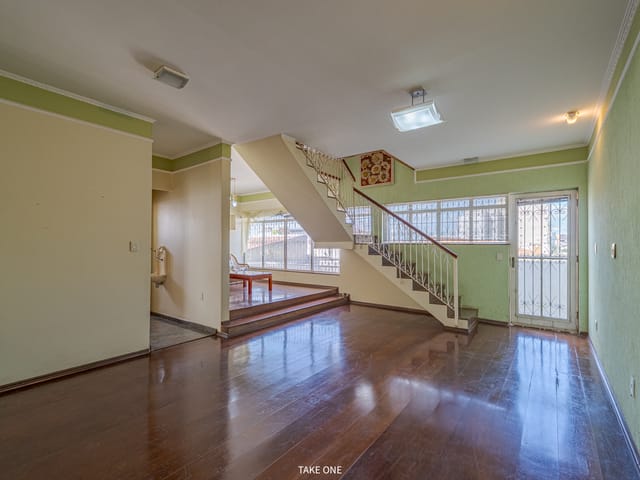 Foto do Sobrado - Sobrado para venda em Jardim Nova Europa com 4 quartos, sendo 1 suíte, 248m² | Lares e Andares Imóveis