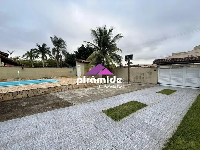 Casa com 364m² 2 quartos e 2 banheiros, à venda, no bairro Pontal de Santa Marina em Caraguatatuba
