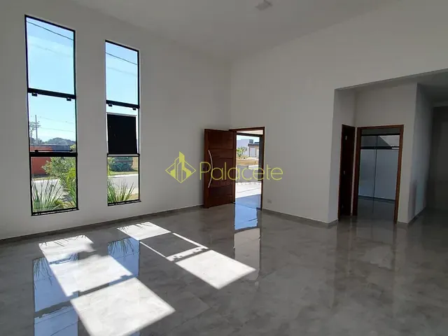 Casa com 258m² 3 quartos e 2 banheiros, à venda, no bairro Centro em Tremembé