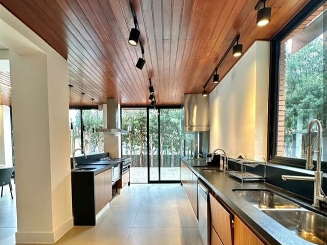 Casa com 873m², à venda, no bairro Alphaville em Santana de Parnaíba