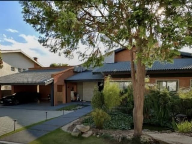 Casa com 873m², à venda, no bairro Alphaville em Santana de Parnaíba