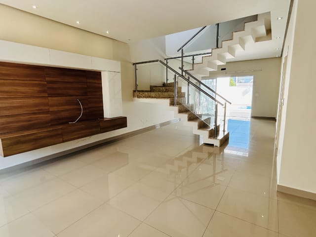 Foto do Casa - Casa no condomínio Villagio Milano para venda com 3 quartos, sendo 3 suítes, 233m² | Lares e Andares Imóveis