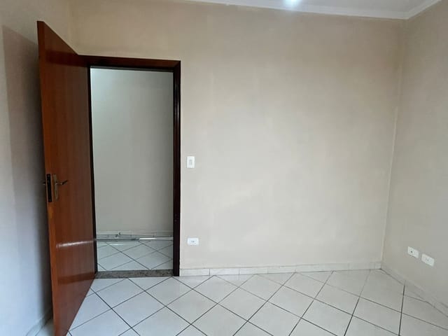 Casa com 150m² 3 quartos e 2 banheiros, à venda, no bairro Vila Zat em São Paulo