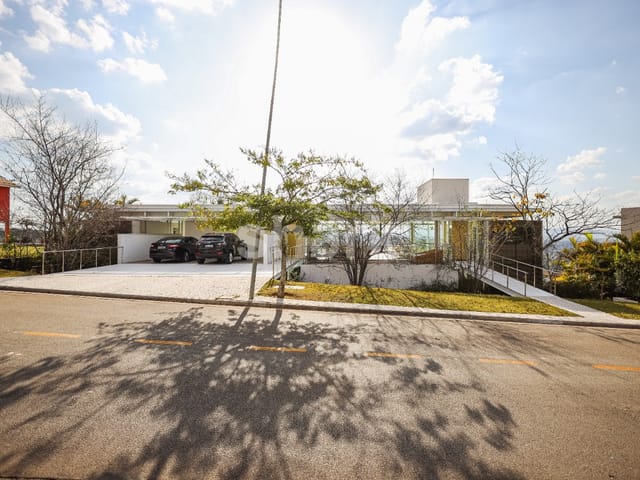 Casa com 986m² 3 quartos e 6 banheiros, à venda, no bairro Alphaville em Santana de Parnaíba
