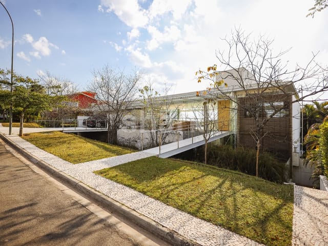 Casa com 986m² 3 quartos e 6 banheiros, à venda, no bairro Alphaville em Santana de Parnaíba