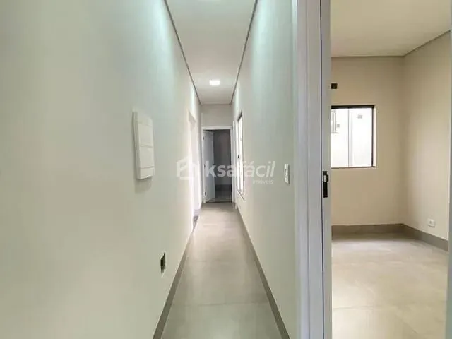 Casa com 198m² 3 quartos e 2 banheiros, à venda, no bairro Tiradentes em Campo Grande