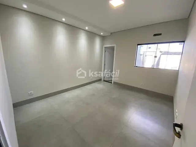 Casa com 198m² 3 quartos e 2 banheiros, à venda, no bairro Tiradentes em Campo Grande