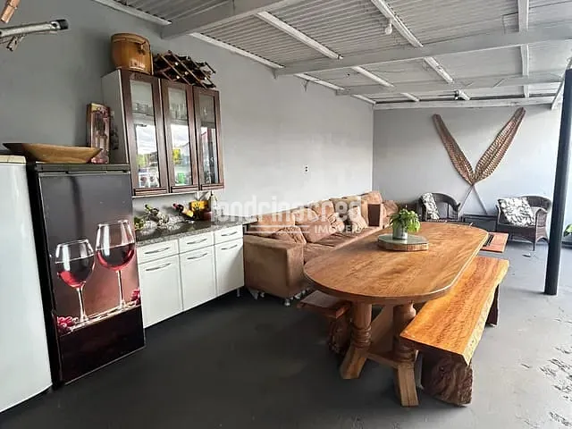 Casa com 350m², à venda, no bairro Arpoador em Londrina