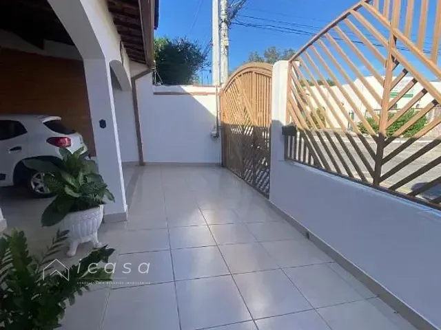 Casa com 250m² 3 quartos e 2 banheiros, à venda ou para alugar, no bairro Vila Resende em Caçapava