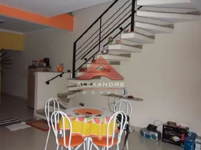 Casa com 125m² 4 quartos e 2 banheiros, à venda, no bairro Residencial Armando Moreira Righi em São José dos Campos