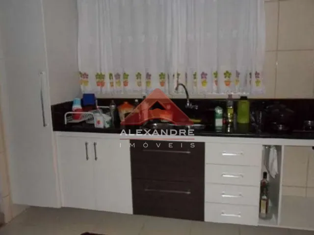 Casa com 125m² 4 quartos e 2 banheiros, à venda, no bairro Residencial Armando Moreira Righi em São José dos Campos