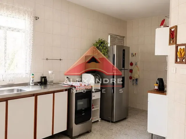 Casa com 250m² 3 quartos e 2 banheiros, à venda, no bairro Jardim Ismênia em São José Dos Campos