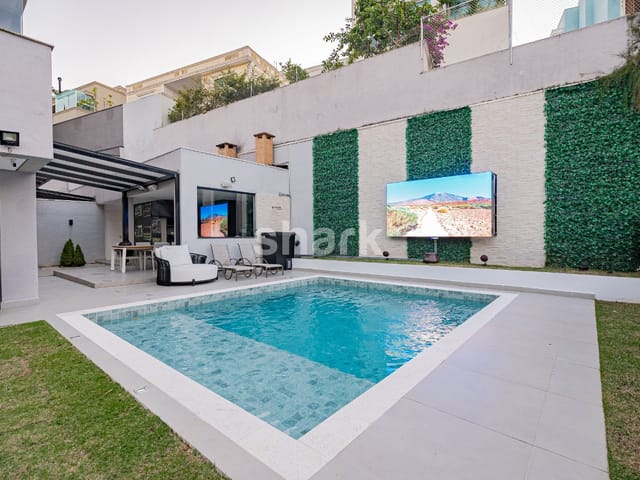Casa com 732m² 5 quartos e 8 banheiros, à venda ou para alugar, no bairro Alphaville em Santana de Parnaíba