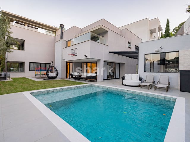 Casa com 732m² 5 quartos e 8 banheiros, à venda ou para alugar, no bairro Alphaville em Santana de Parnaíba