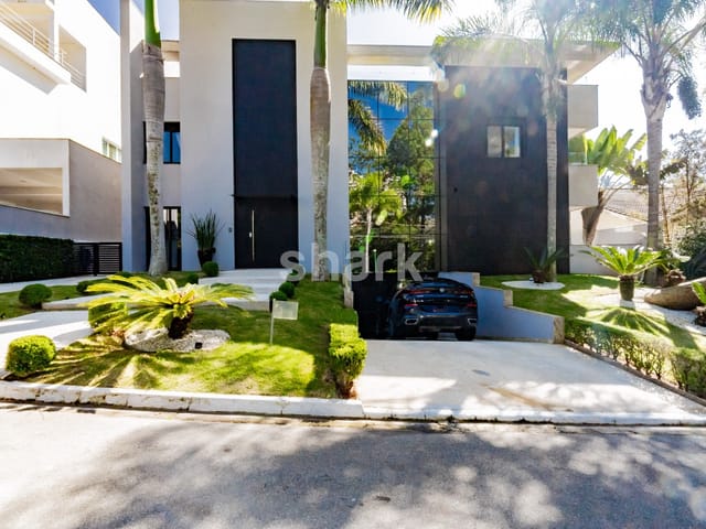 Casa com 732m² 5 quartos e 8 banheiros, à venda ou para alugar, no bairro Alphaville em Santana de Parnaíba