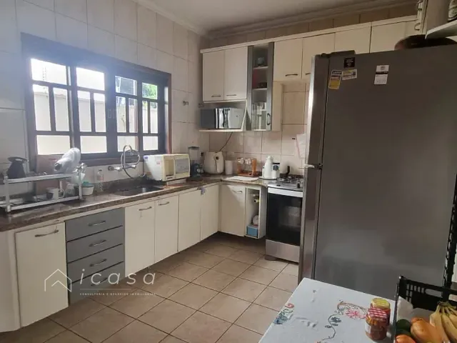 Casa com 400m² 4 quartos e 3 banheiros, à venda, no bairro Jardim Esplanada II em São José dos Campos