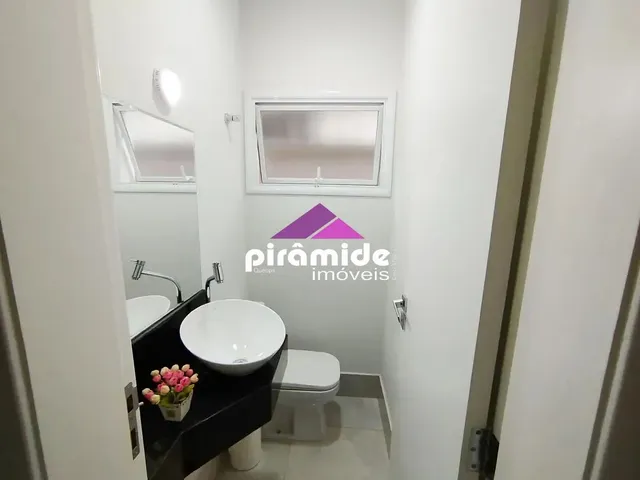 Casa com 250m² 3 quartos e 4 banheiros, à venda, no bairro Urbanova em São José Dos Campos