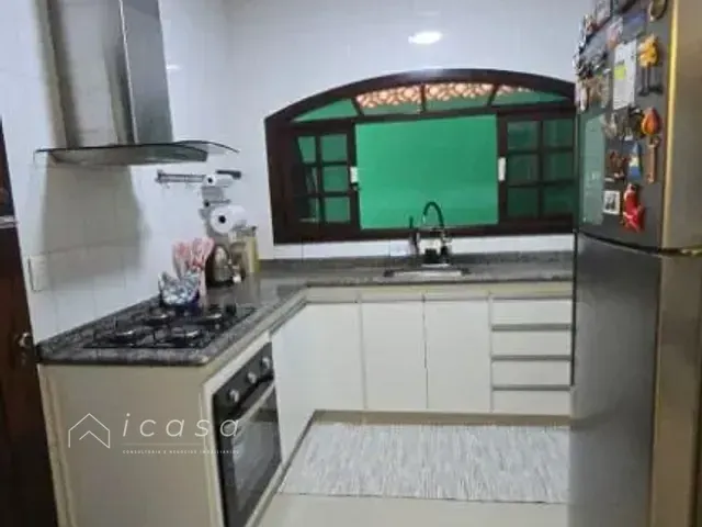 Casa com 300m² 3 quartos e 2 banheiros, à venda, no bairro Jardim Portugal em São José dos Campos