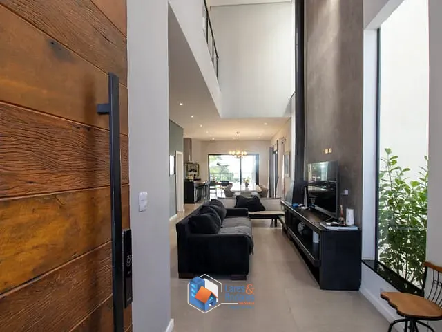 Casa com 325m² 4 quartos e 4 banheiros, à venda, no bairro Cotia em Cotia