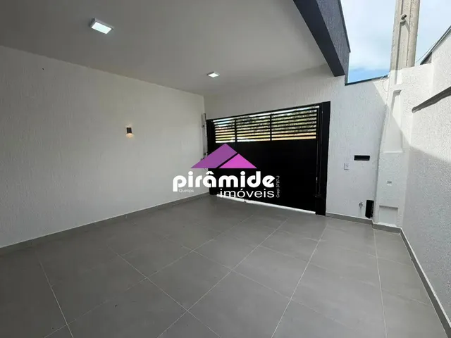 Casa com 10m² 2 quartos e 1 banheiro, à venda, no bairro Jardim Jequitibá em Caçapava