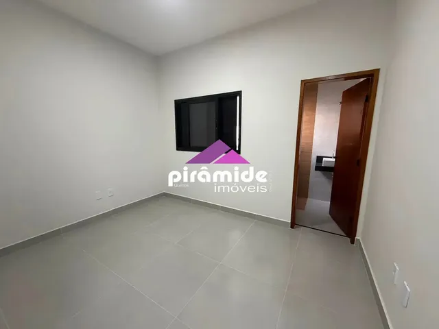 Casa com 10m² 2 quartos e 1 banheiro, à venda, no bairro Jardim Jequitibá em Caçapava