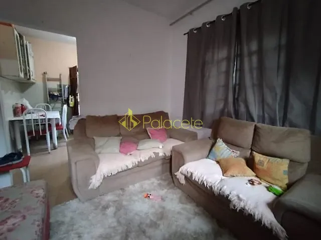 Casa com 250m² 2 quartos e 1 banheiro, à venda, no bairro Alto São Pedro em Taubaté