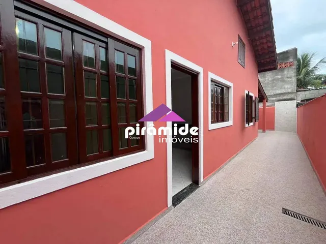 Casa com 10m² 3 quartos e 2 banheiros, para alugar, no bairro Praia das Palmeiras em Caraguatatuba