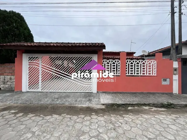 Casa com 10m² 3 quartos e 2 banheiros, para alugar, no bairro Praia das Palmeiras em Caraguatatuba