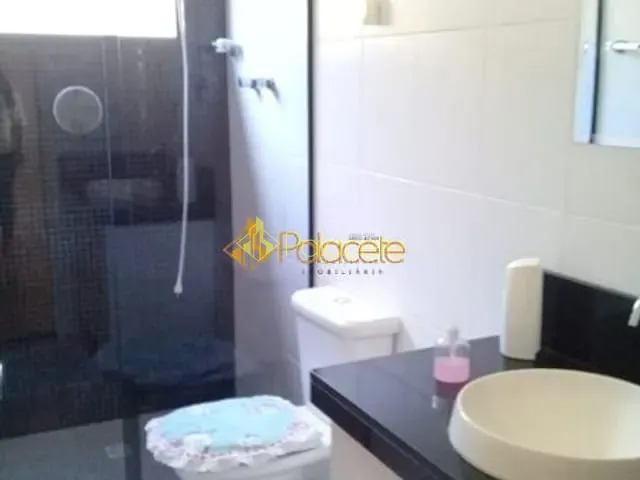 Casa 3 quartos e 2 banheiros, à venda, no bairro Nossa Senhora do Perpétuo Socorro em Pindamonhangaba