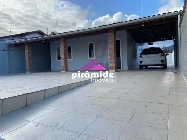 Casa com 360m² 2 quartos e 1 banheiro, à venda, no bairro Pontal de Santa Marina em Caraguatatuba