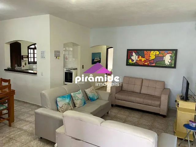 Casa com 360m² 2 quartos e 1 banheiro, à venda, no bairro Pontal de Santa Marina em Caraguatatuba