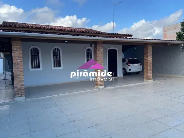 Casa com 360m² 2 quartos e 1 banheiro, à venda, no bairro Pontal de Santa Marina em Caraguatatuba