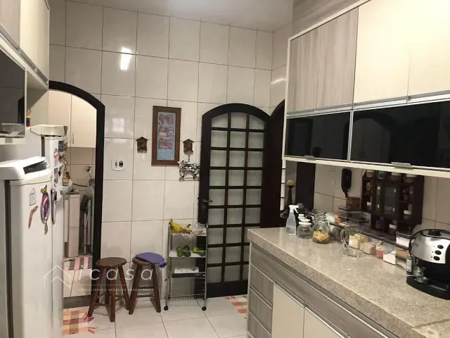 Casa com 353m² 3 quartos e 3 banheiros, à venda, no bairro Vila Antônio Augusto Luiz em Caçapava