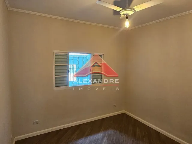 Casa com 10m² 3 quartos e 1 banheiro, à venda, no bairro Jardim São Vicente em São José Dos Campos