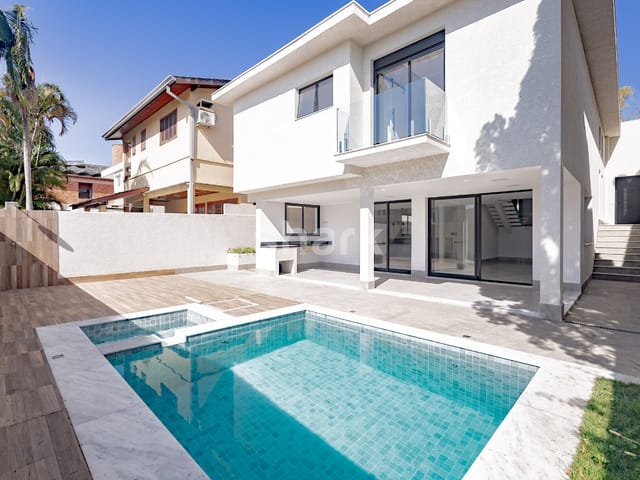 Casa com 360m² 3 quartos e 5 banheiros, à venda, no bairro Alphaville em Santana de Parnaíba
