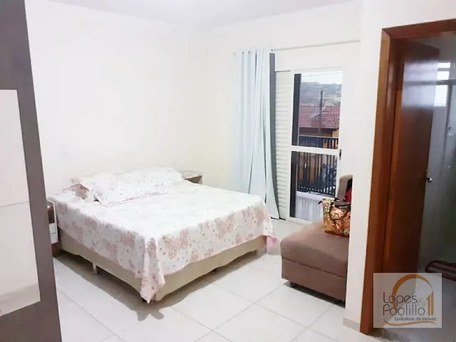 Casa com 160m² 4 quartos e 3 banheiros, à venda, no bairro Jardim Imperial em Atibaia